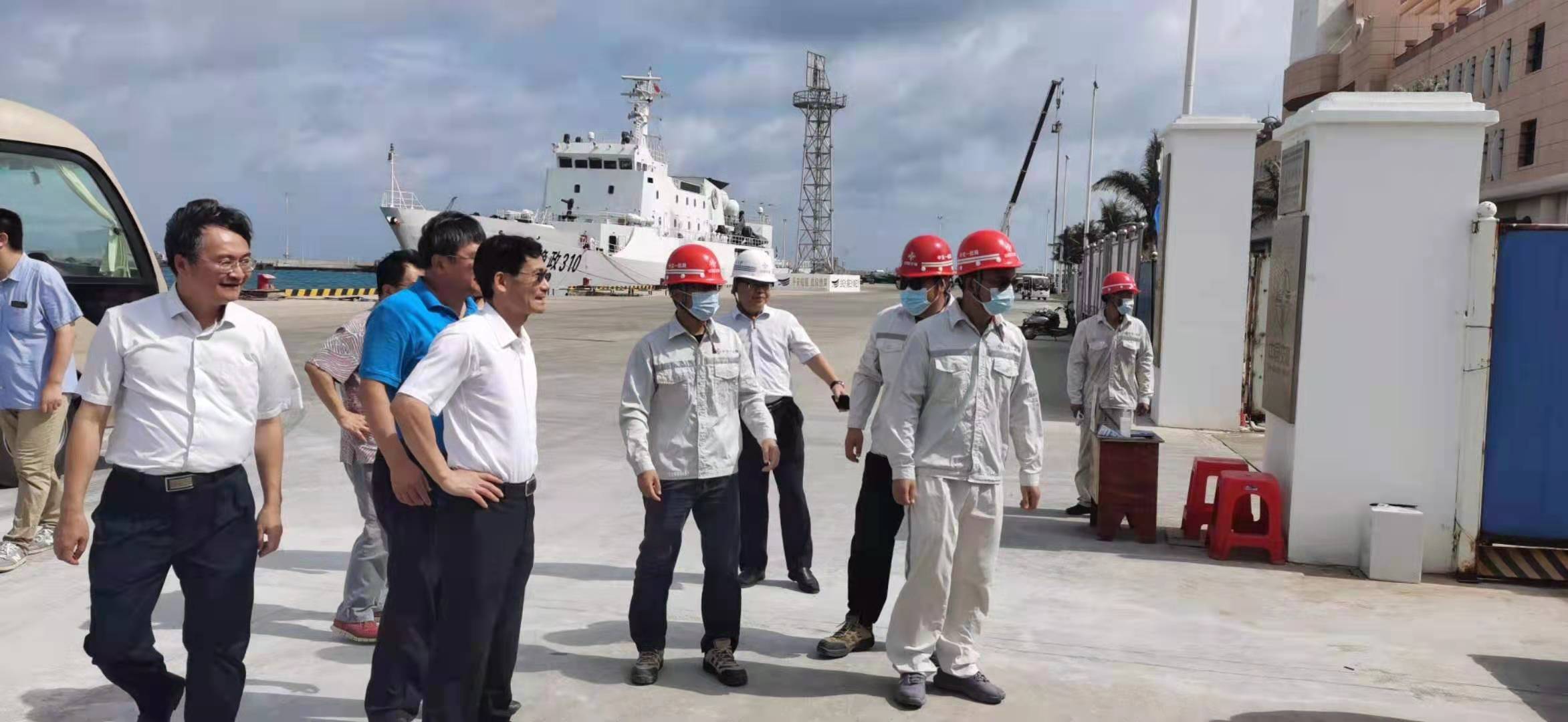 海南省省委常委、常務(wù)副省長沈丹陽蒞臨馳大建筑工程有限公司承接的三沙主權(quán)廣場調(diào)研指導(dǎo)